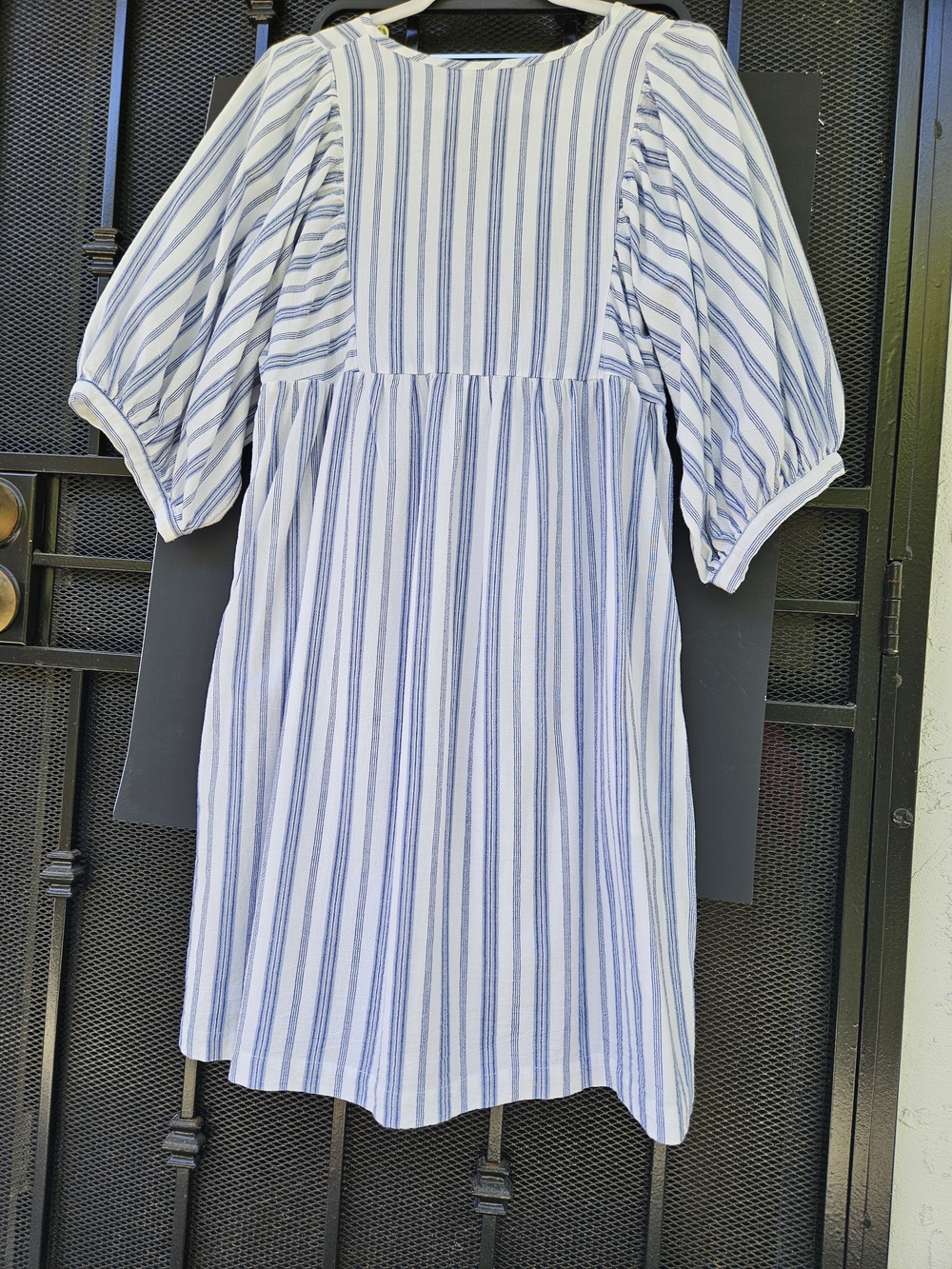 Universal Thread Sz S Blue White Striped Cotton Dress  Puff Sleeve Boho Mini - Picture 3 of 7